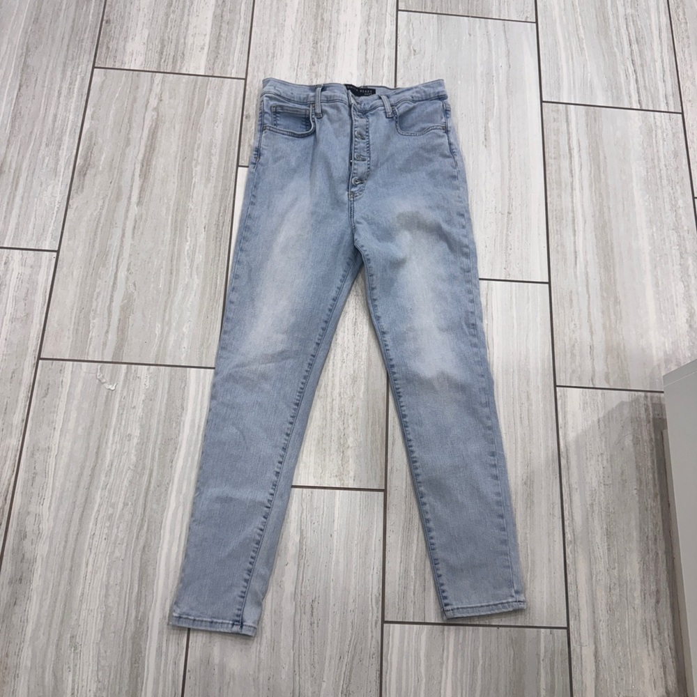 Veronica Beard Maera High-Waisted Light Blue Jeans: flattering & form fitting